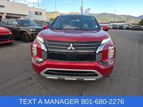 Used 2023 Mitsubishi Outlander SEL AWD/4WD image 2