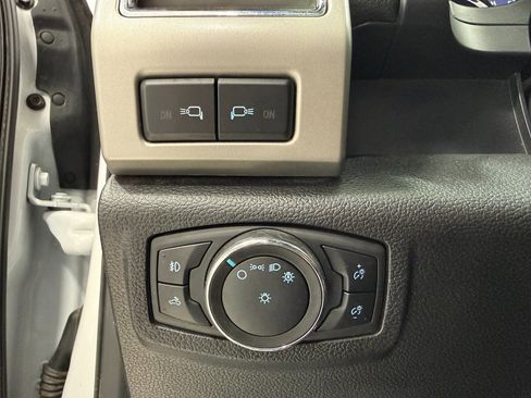 Used 2021 Ford F350 Platinum w/ Tremor Off-Road Package image 22