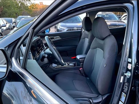 Certified 2023 Kia Sportage LX image 7