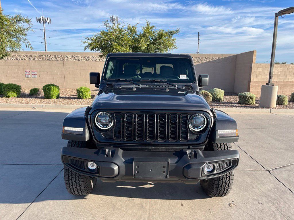 Used 2024 Jeep Gladiator Sport AWD/4WD image 4