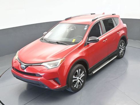 Used 2017 Toyota RAV4 LE image 44