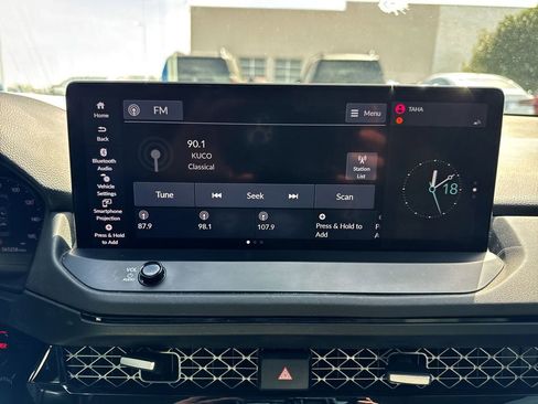 Used 2023 Honda Accord EX-L image 16