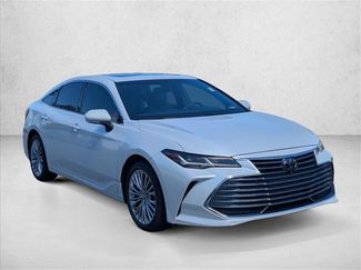 Used 2020 Toyota Avalon Limited w/ Advanced Safety Package video 3