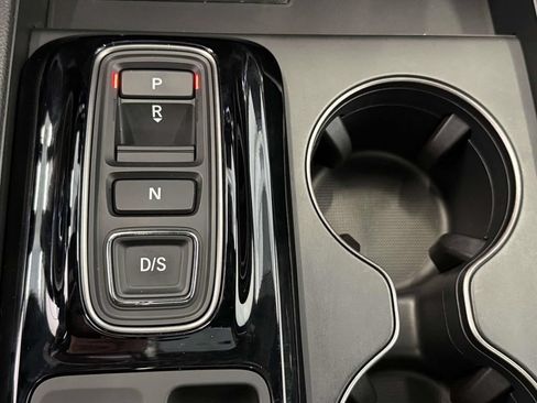 Used 2025 Honda Pilot TrailSport image 25