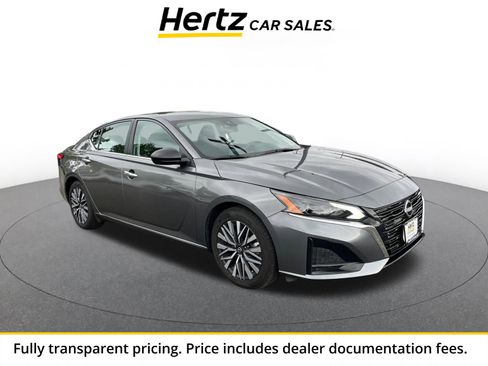 Used 2025 Nissan Altima 2.5 SV FWD image 1