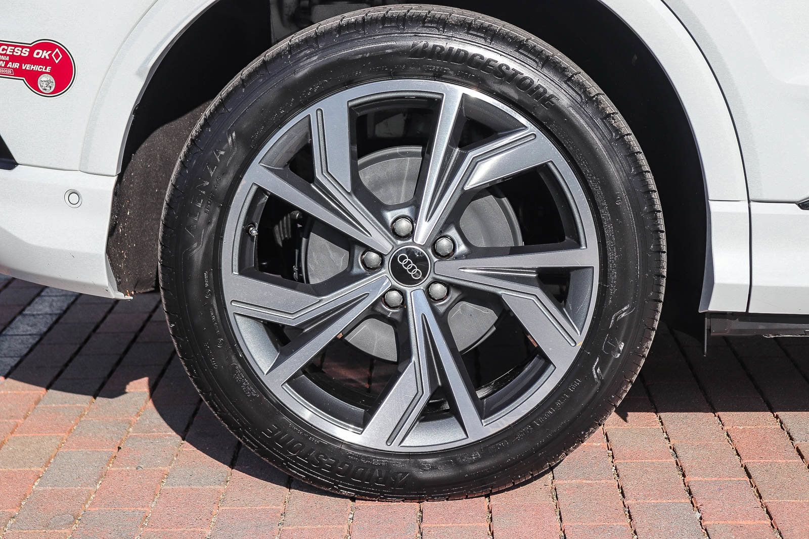 Certified 2023 Audi Q4 e-tron Premium Plus AWD/4WD image 5
