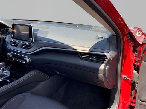 Used 2023 Nissan Altima 2.5 SV image 18