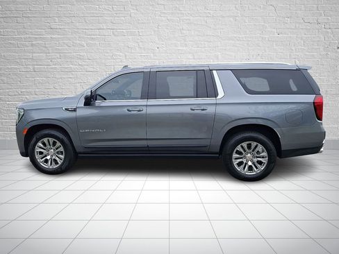 Used 2022 GMC Yukon XL Denali RWD image 7