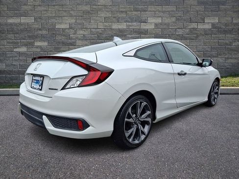 Used 2019 Honda Civic Touring image 6