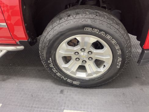 Used 2018 Chevrolet Silverado 1500 LT w/ All Star Edition image 27