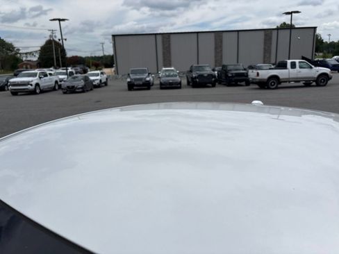 Used 2023 Nissan Sentra SR w/ Electronics Package FWD image 14