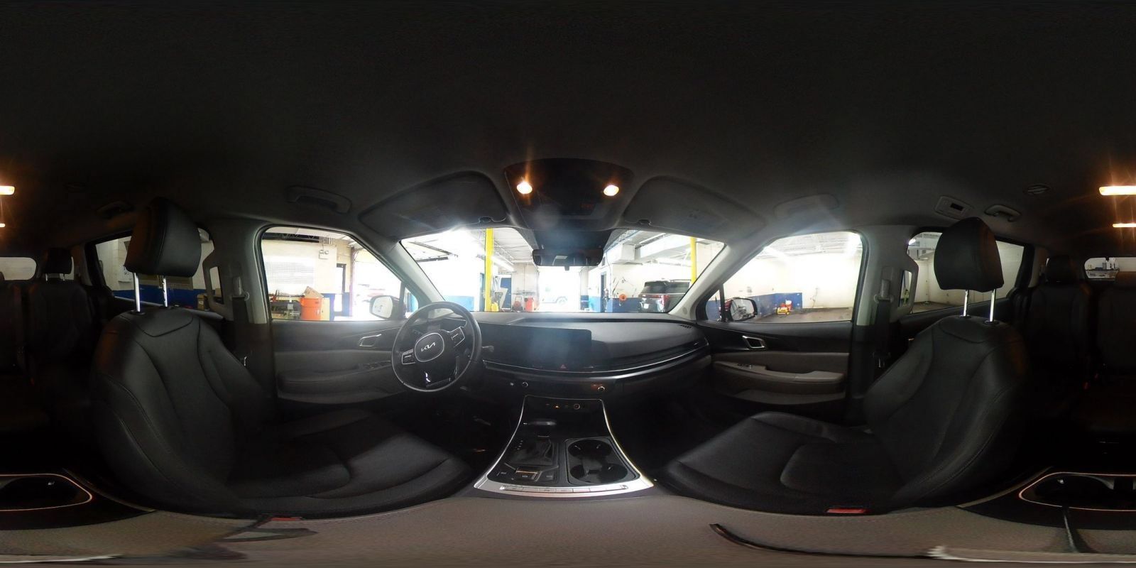 Used 2026 Kia Carnival FWD image 39