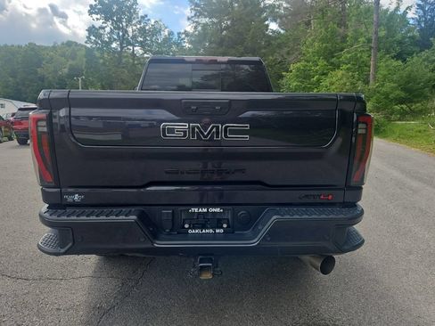Used 2024 GMC Sierra 2500 AT4 w/ AT4 Premium Plus Package AWD/4WD image 4
