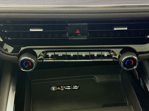 Used 2025 Chevrolet Tahoe High Country image 18