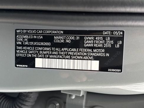 Used 2025 Volvo S60 B5 Core image 30