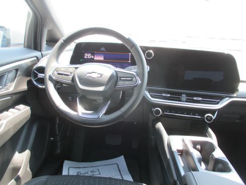 Used 2025 Chevrolet Equinox EV LT w/ Comfort Package AWD/4WD image 12