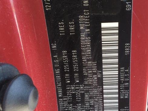 Certified 2024 Toyota Corolla Cross XLE image 34