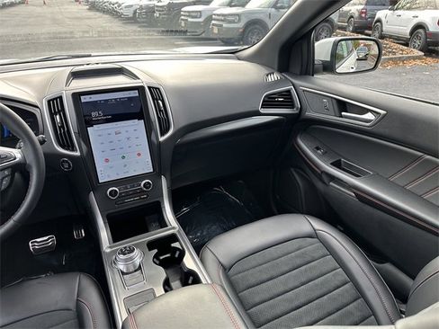 Certified 2024 Ford Edge ST-Line image 17
