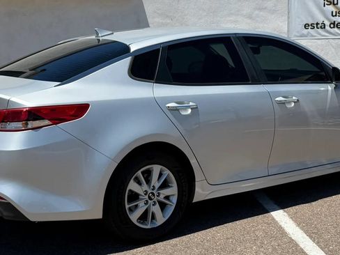 Used 2017 Kia Optima LX FWD image 5