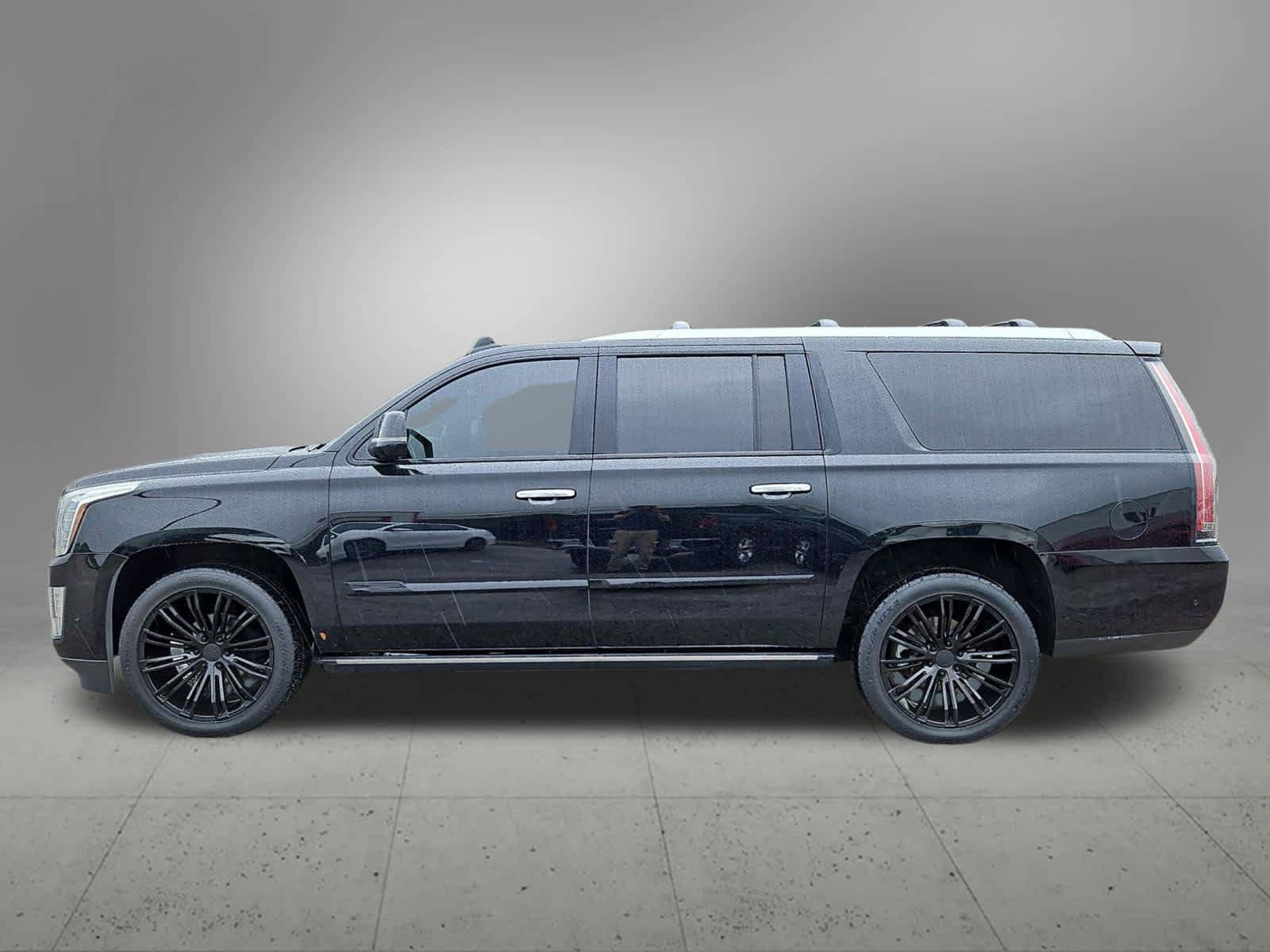 Used 2020 Cadillac Escalade ESV Platinum w/ Escalade Sport Edition AWD/4WD image 3