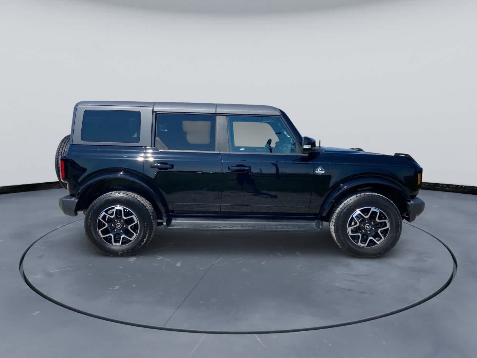 Used 2025 Ford Bronco Outer Banks AWD/4WD image 4