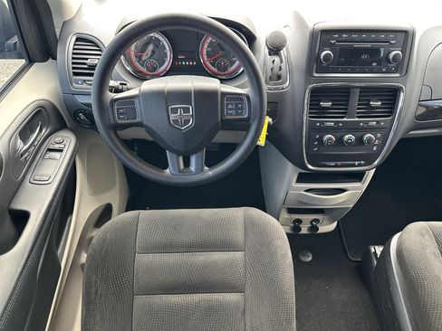 Used 2016 Dodge Grand Caravan American Value Package image 21
