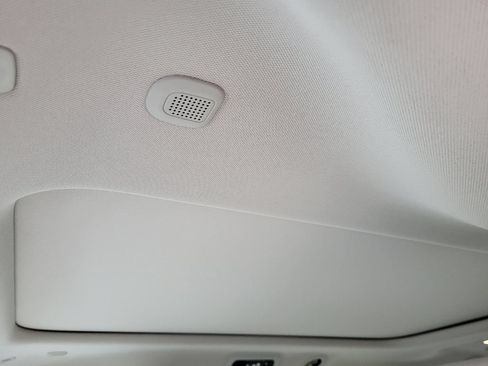 Used 2018 Chrysler Pacifica Limited FWD image 29