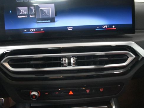 Used 2023 BMW 330i Sedan w/ M Sport Package image 18