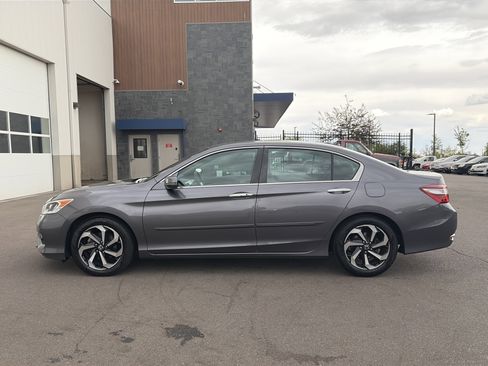 Used 2017 Honda Accord EX image 8
