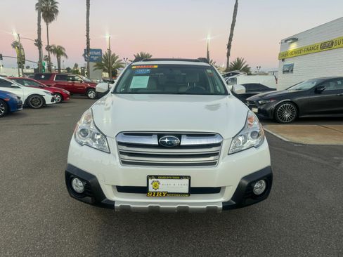 Used 2014 Subaru Outback 2.5i Limited image 2
