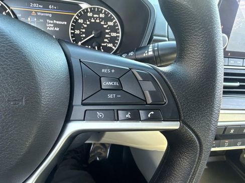 Used 2024 Nissan Altima 2.5 SV image 30