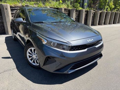 Used 2023 Kia Forte LX FWD image 3
