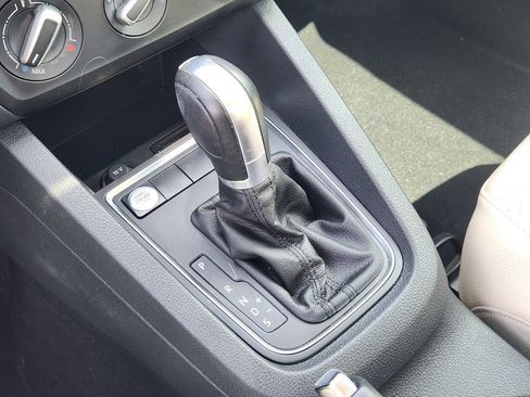 Used 2017 Volkswagen Jetta SE FWD image 15