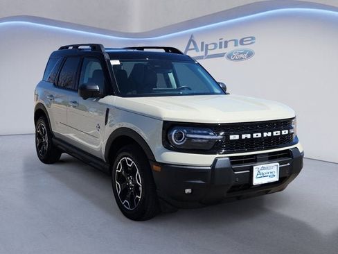 Used 2025 Ford Bronco Sport Outer Banks w/ Outer Banks Tech Package+ AWD/4WD image 7