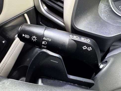 Used 2025 Nissan Rogue SV AWD/4WD image 25