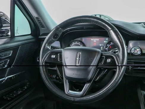 Used 2021 Lincoln Corsair AWD w/ Premium Package image 12