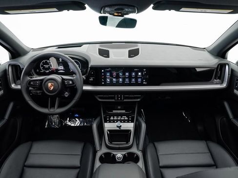 New 2025 Porsche Cayenne image 21