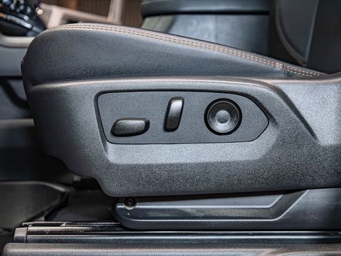 Used 2025 GMC Sierra 2500 AT4 w/ AT4 Premium Plus Package image 22