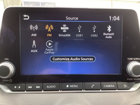 Used 2025 Nissan Sentra SR FWD image 5