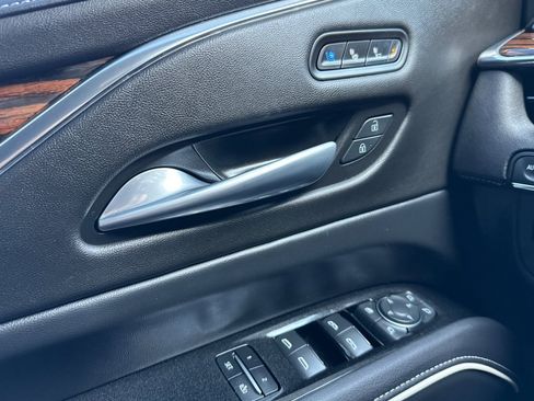 Used 2023 Cadillac Escalade Premium Luxury image 10