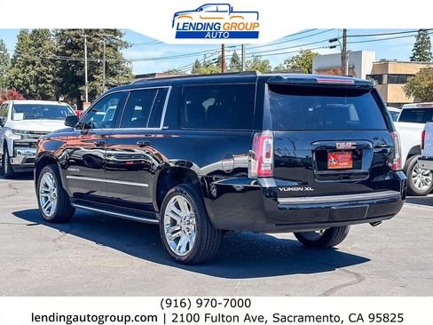 Used 2018 GMC Yukon XL SLT w/ Premium Edition RWD image 2