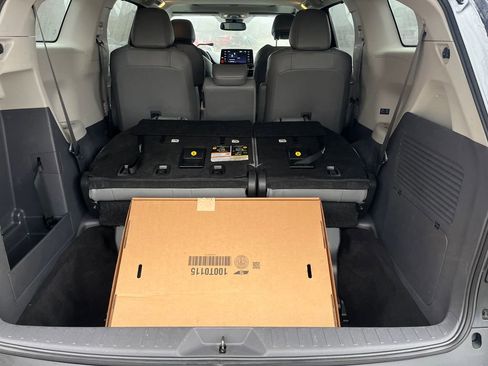 Certified 2023 Toyota Sienna XLE image 26