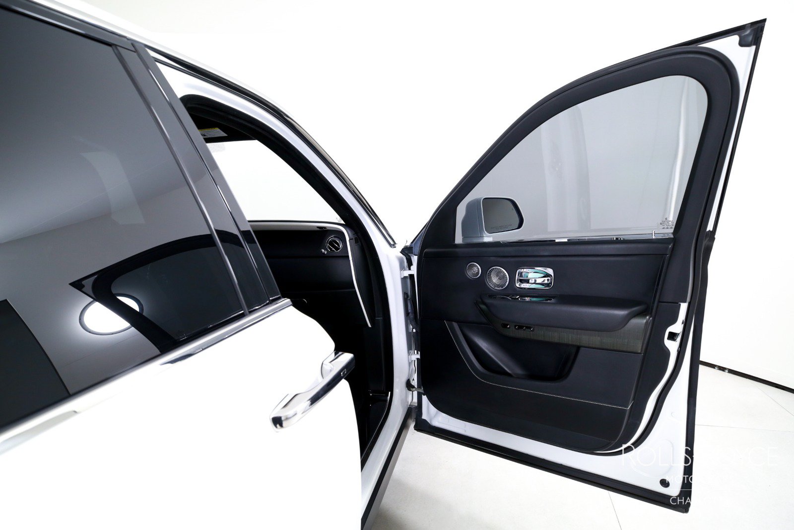 Used 2020 Rolls-Royce Cullinan AWD/4WD image 33