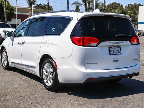 Used 2019 Chrysler Pacifica Limited FWD image 9