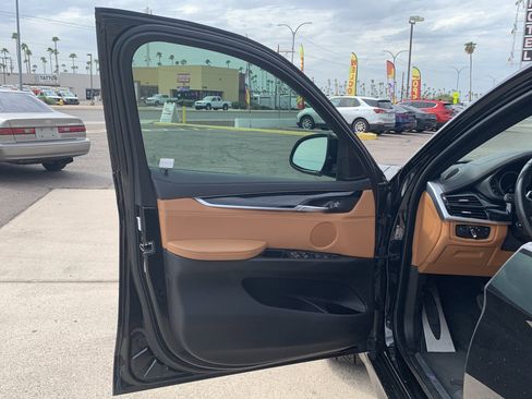 Used 2019 BMW X6 sDrive35i w/ M Sport Package image 12