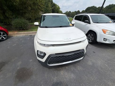 Used 2022 Kia Soul LX FWD image 8