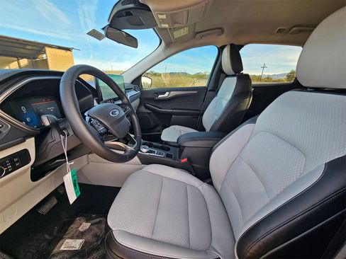 New 2026 Ford Escape SE image 11