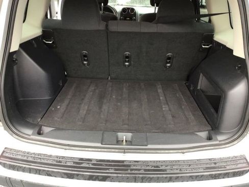 Used 2011 Jeep Patriot Sport image 37