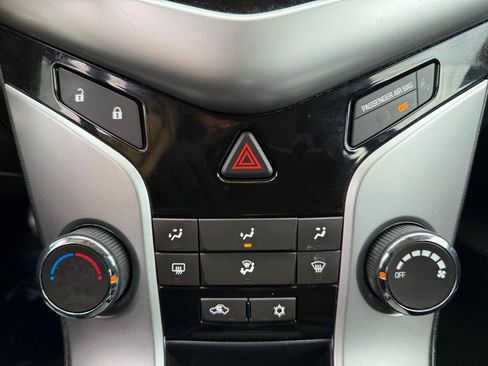 Used 2014 Chevrolet Cruze LT FWD image 29