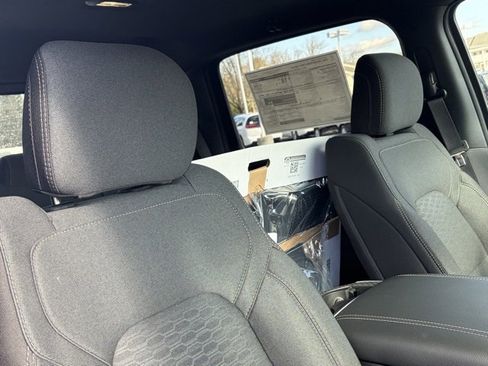 New 2026 RAM 1500 4x4 Crew Cab image 30